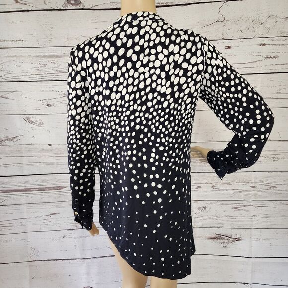 BCBGMAXAZRIA Long Sleeve Asymmetrical Blouse Medium - Picture 3 of 8